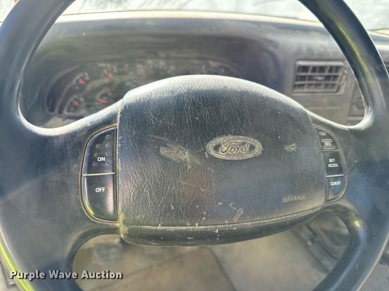 image for item DW2297 2000 Ford F550 Super Duty XL utility / service truck