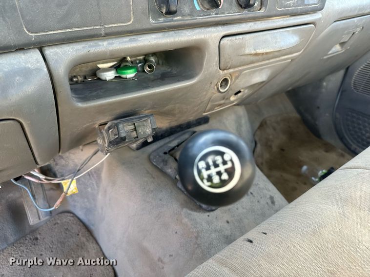 image for item DW2297 2000 Ford F550 Super Duty XL utility / service truck