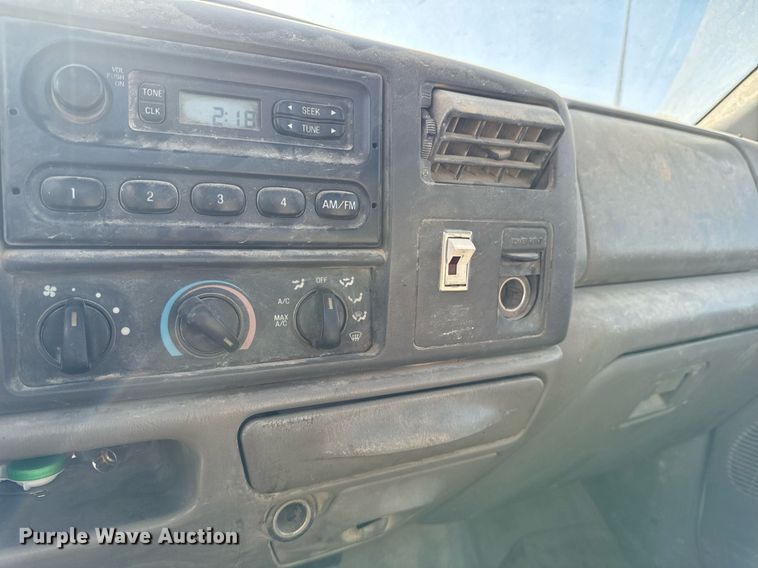 image for item DW2297 2000 Ford F550 Super Duty XL utility / service truck