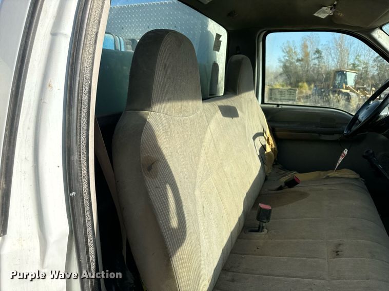 image for item DW2297 2000 Ford F550 Super Duty XL utility / service truck