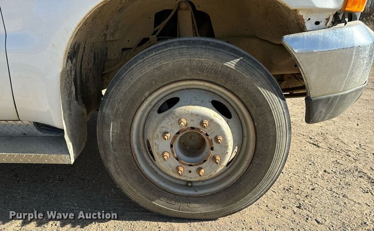 image for item DW2297 2000 Ford F550 Super Duty XL utility / service truck