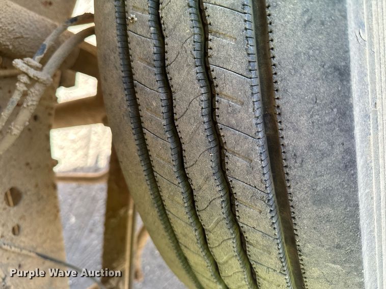 image for item DW2297 2000 Ford F550 Super Duty XL utility / service truck