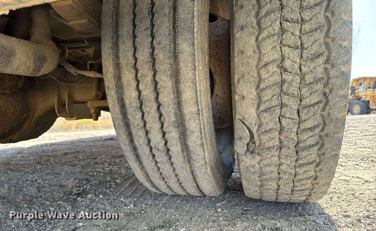 image for item DW2297 2000 Ford F550 Super Duty XL utility / service truck