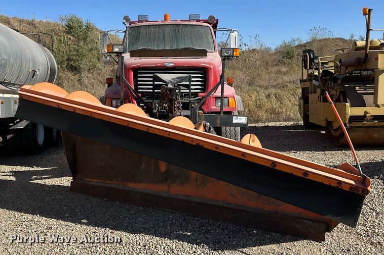 image for item DW2300 2000 Sterling LT8513 dump truck