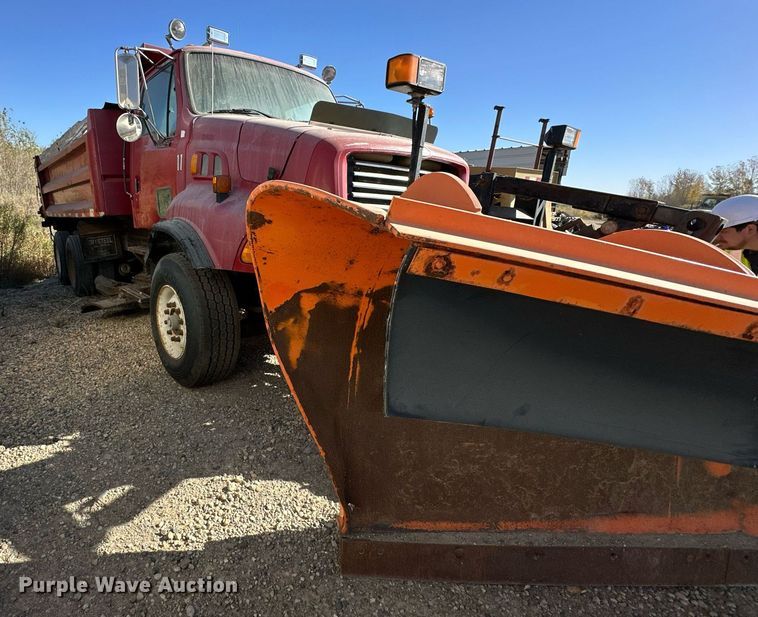 image for item DW2300 2000 Sterling LT8513 dump truck