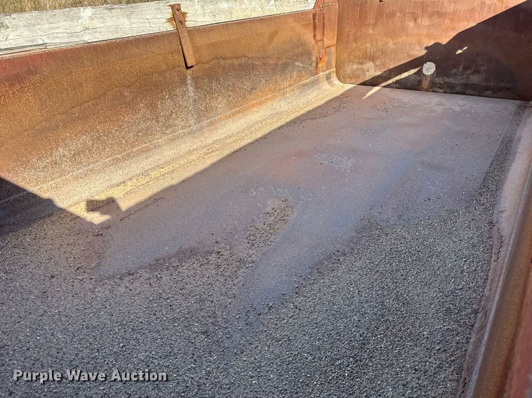 image for item DW2300 2000 Sterling LT8513 dump truck