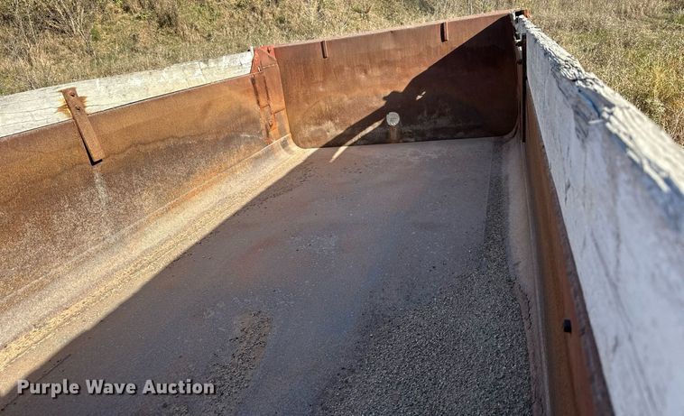 image for item DW2300 2000 Sterling LT8513 dump truck