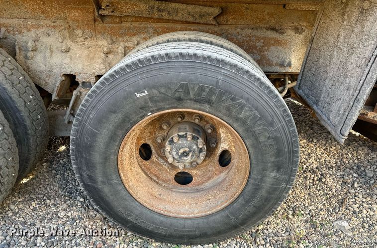 image for item DW2300 2000 Sterling LT8513 dump truck