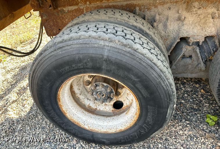 image for item DW2300 2000 Sterling LT8513 dump truck