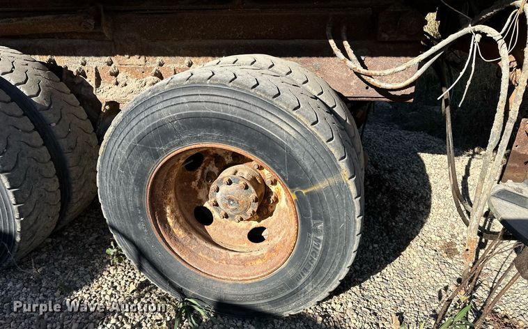 image for item DW2300 2000 Sterling LT8513 dump truck