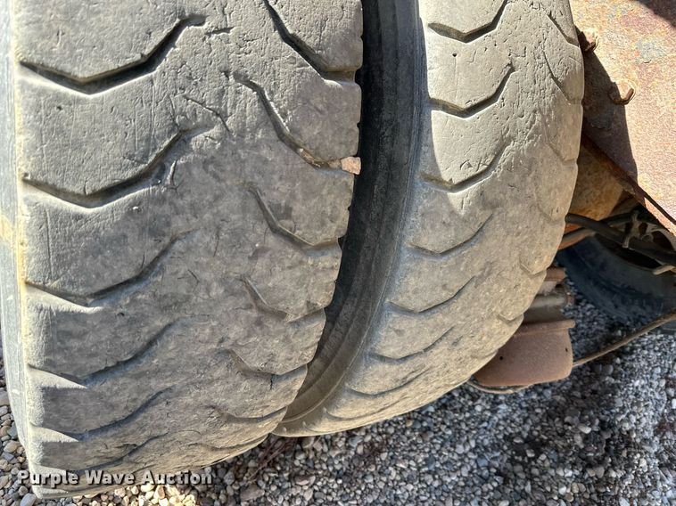 image for item DW2300 2000 Sterling LT8513 dump truck