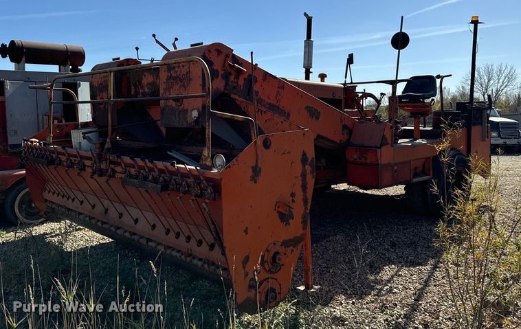 image for item DW2304 Etnyre U372 chip spreader