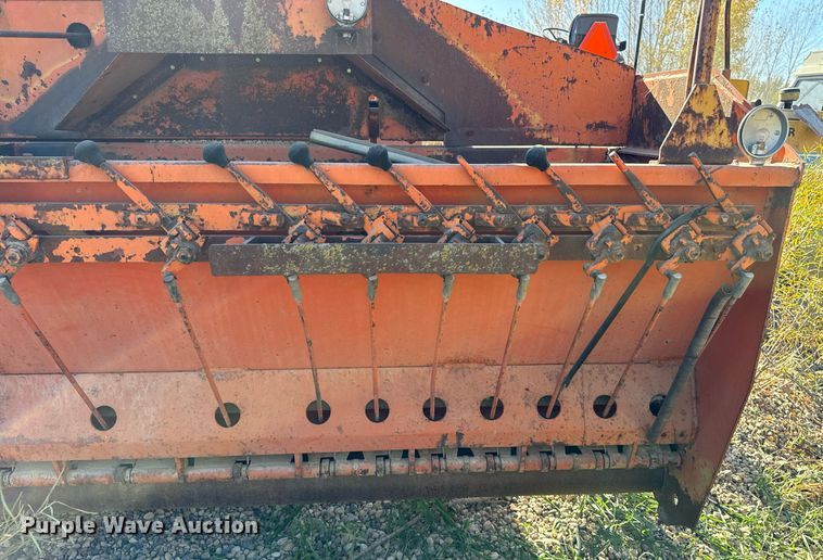 image for item DW2304 Etnyre U372 chip spreader