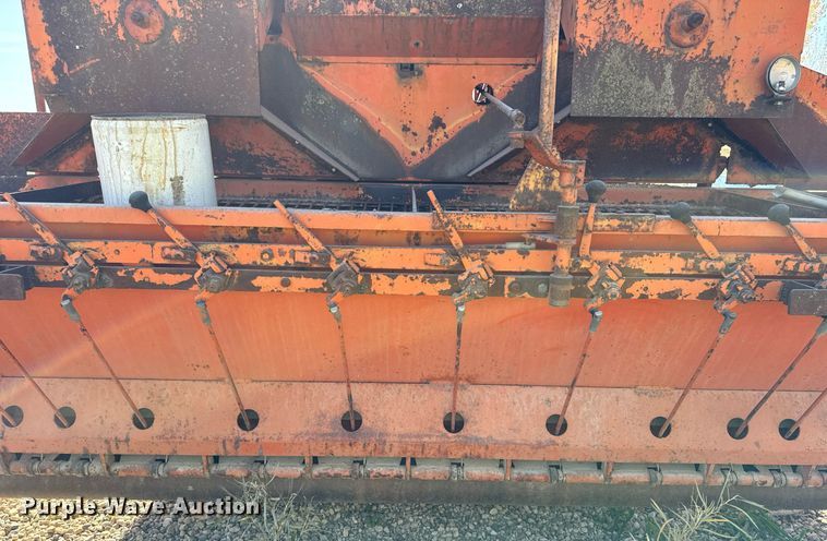 image for item DW2304 Etnyre U372 chip spreader