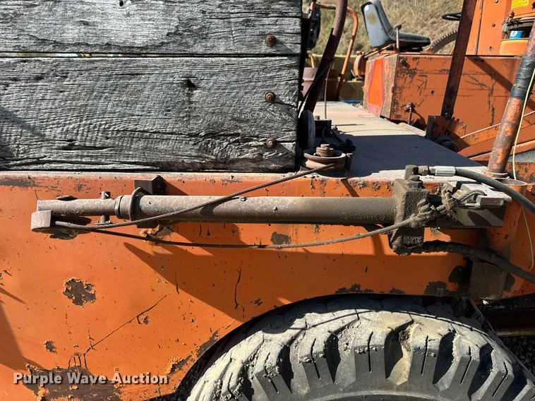 image for item DW2304 Etnyre U372 chip spreader