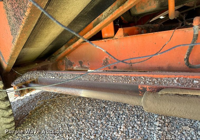 image for item DW2304 Etnyre U372 chip spreader