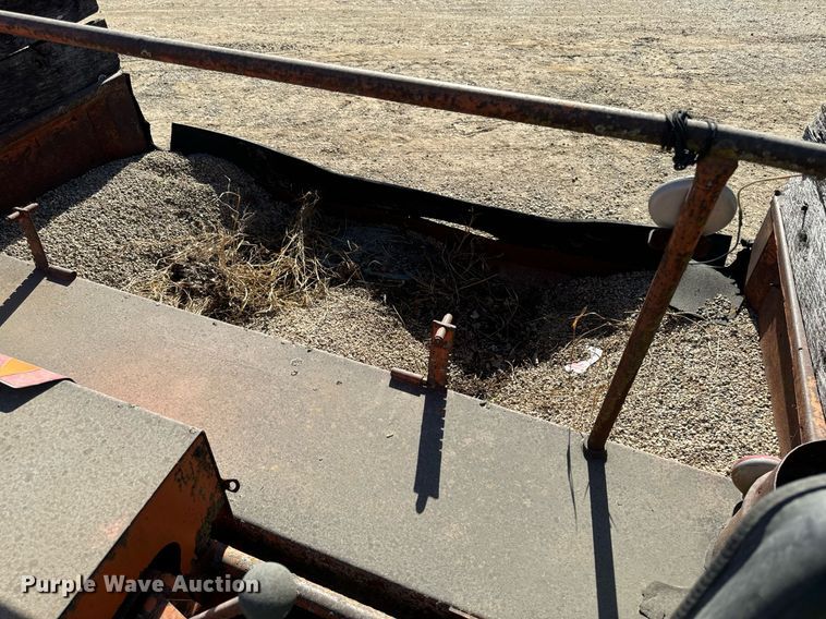 image for item DW2304 Etnyre U372 chip spreader