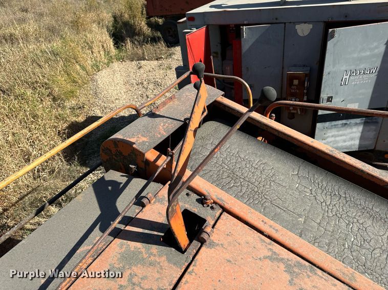 image for item DW2304 Etnyre U372 chip spreader