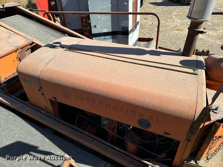 image for item DW2304 Etnyre U372 chip spreader