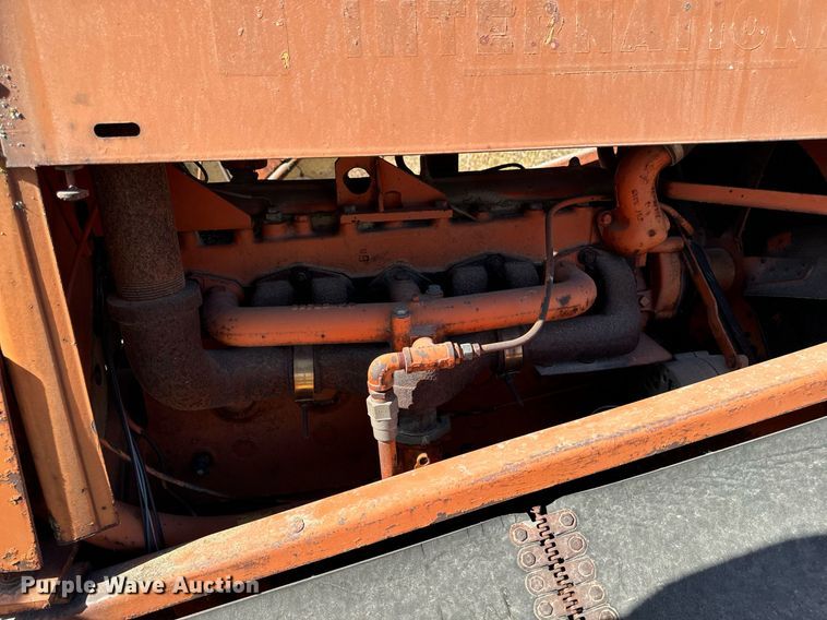 image for item DW2304 Etnyre U372 chip spreader