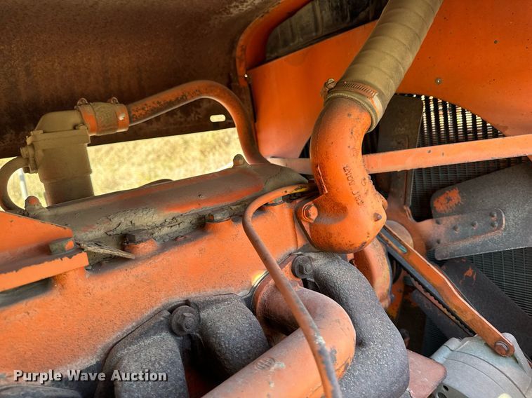 image for item DW2304 Etnyre U372 chip spreader