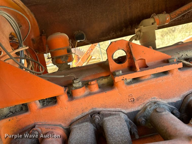 image for item DW2304 Etnyre U372 chip spreader