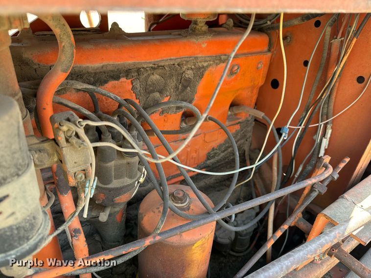 image for item DW2304 Etnyre U372 chip spreader