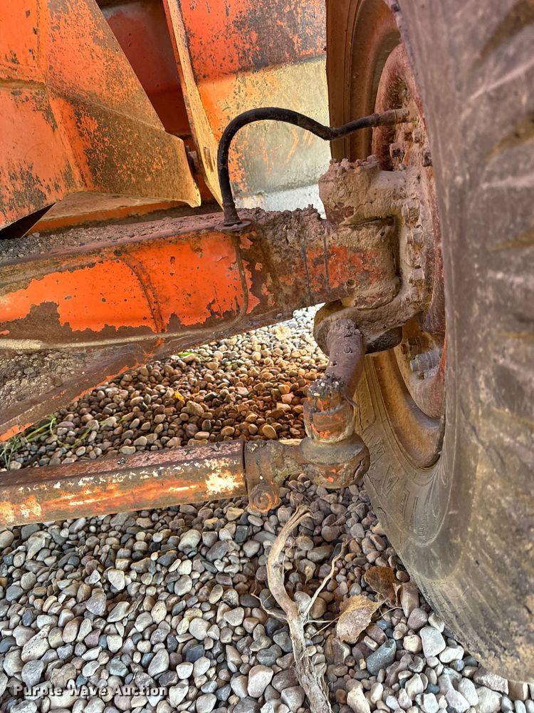 image for item DW2304 Etnyre U372 chip spreader