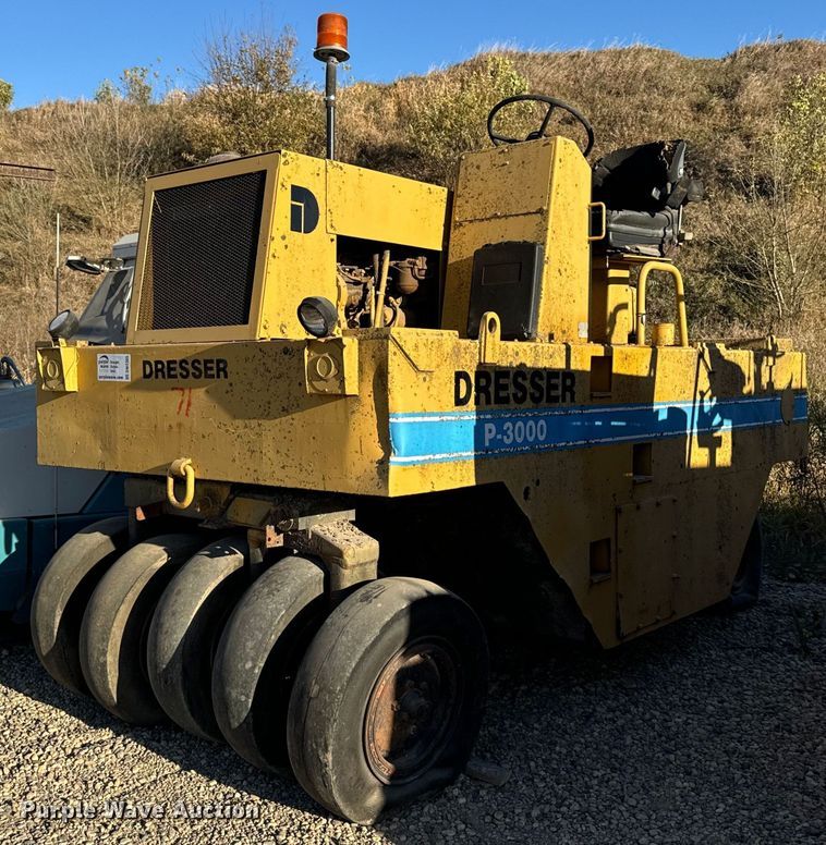 image for item DW2305 Dresser P-3000 pneumatic roller