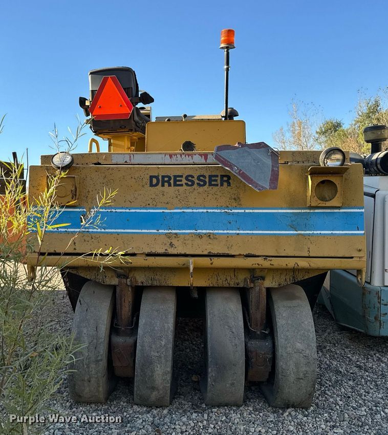 image for item DW2305 Dresser P-3000 pneumatic roller