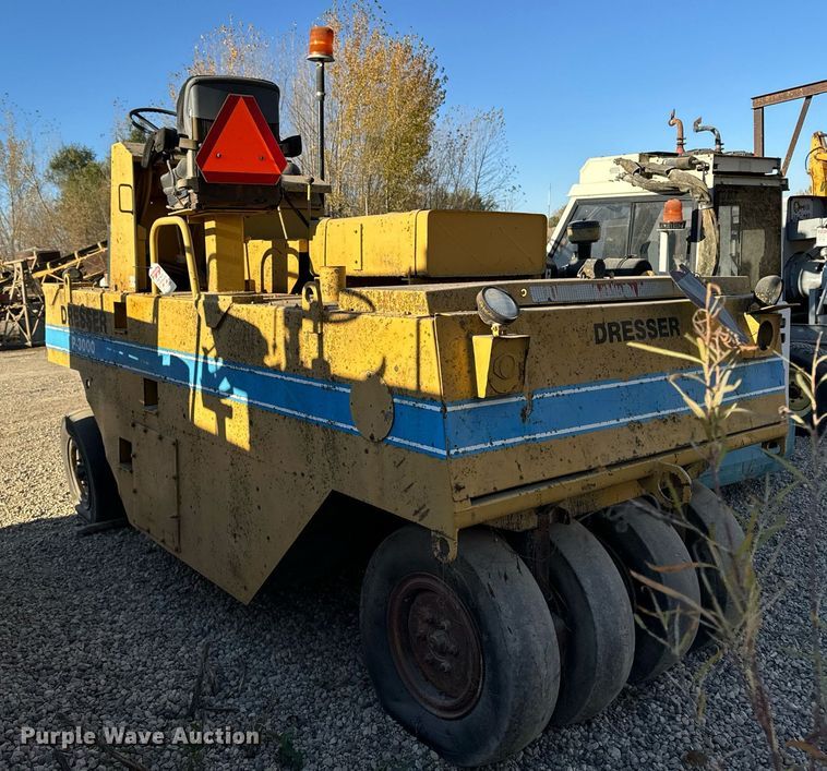 image for item DW2305 Dresser P-3000 pneumatic roller