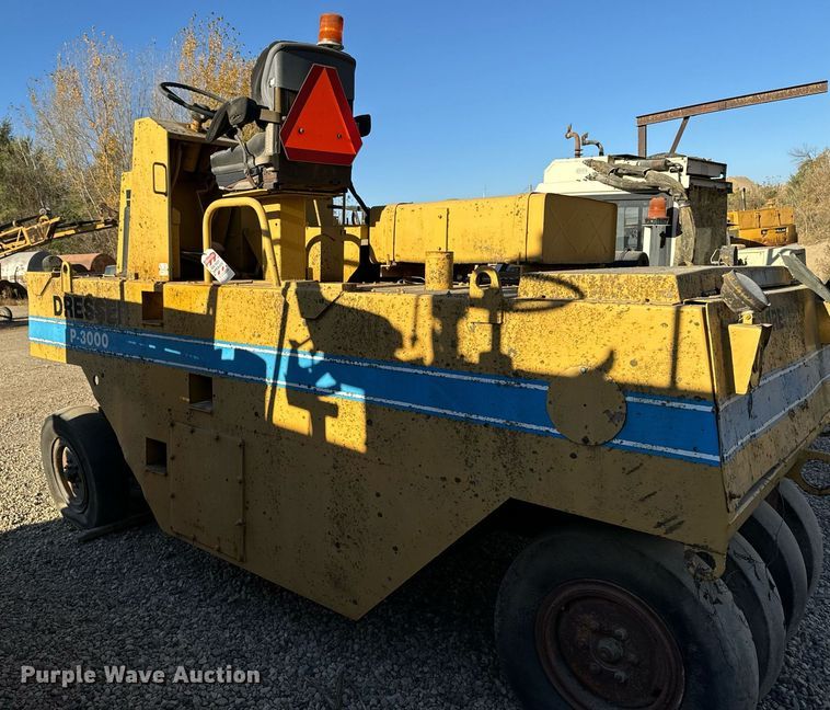 image for item DW2305 Dresser P-3000 pneumatic roller