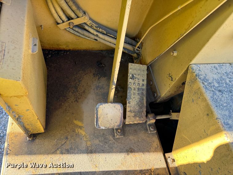 image for item DW2305 Dresser P-3000 pneumatic roller