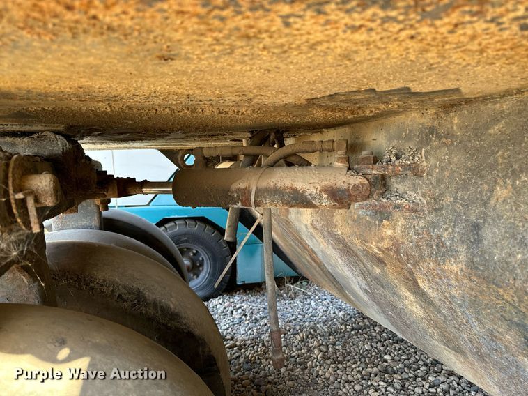 image for item DW2305 Dresser P-3000 pneumatic roller