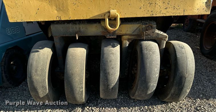 image for item DW2305 Dresser P-3000 pneumatic roller