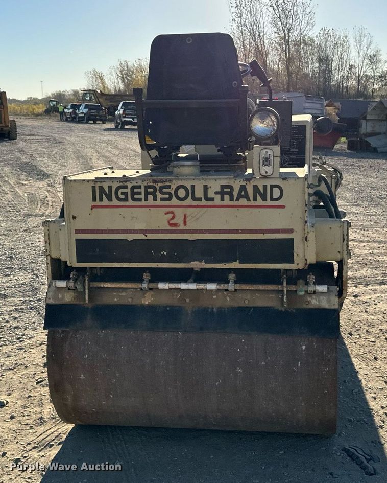 image for item DW2307 1995 Ingersoll Rand DD24 double drum vibratory roller