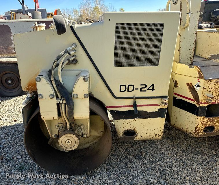 image for item DW2307 1995 Ingersoll Rand DD24 double drum vibratory roller