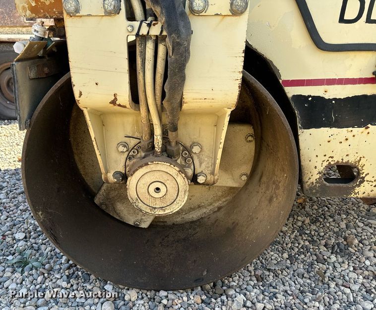 image for item DW2307 1995 Ingersoll Rand DD24 double drum vibratory roller