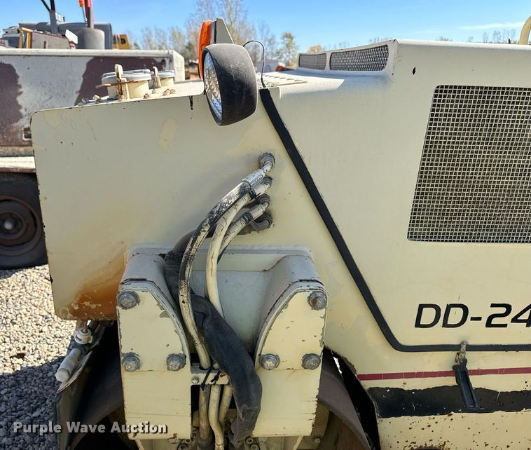 image for item DW2307 1995 Ingersoll Rand DD24 double drum vibratory roller