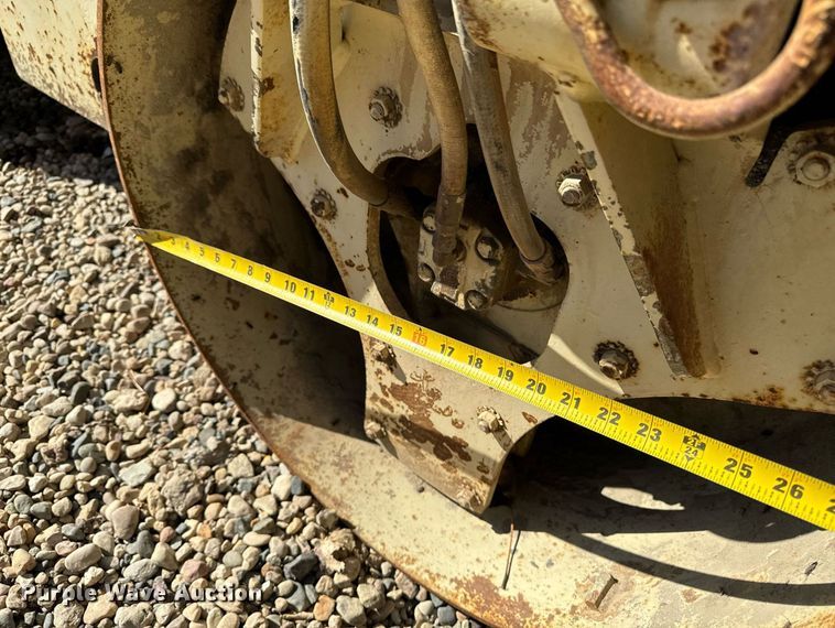 image for item DW2307 1995 Ingersoll Rand DD24 double drum vibratory roller