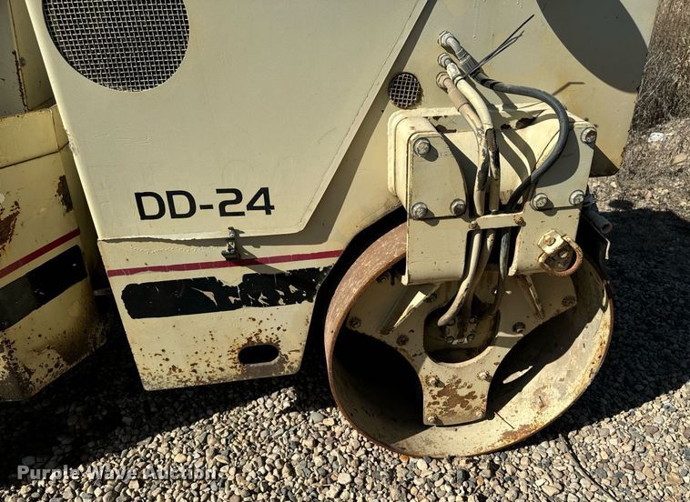 image for item DW2307 1995 Ingersoll Rand DD24 double drum vibratory roller
