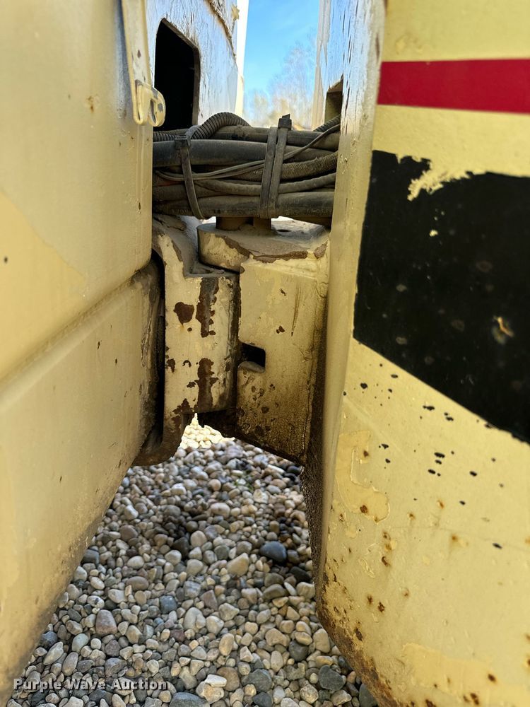 image for item DW2307 1995 Ingersoll Rand DD24 double drum vibratory roller