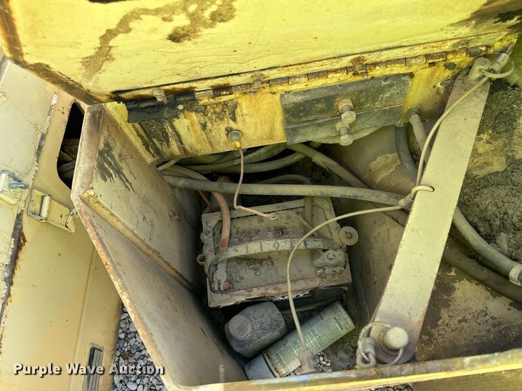 image for item DW2307 1995 Ingersoll Rand DD24 double drum vibratory roller