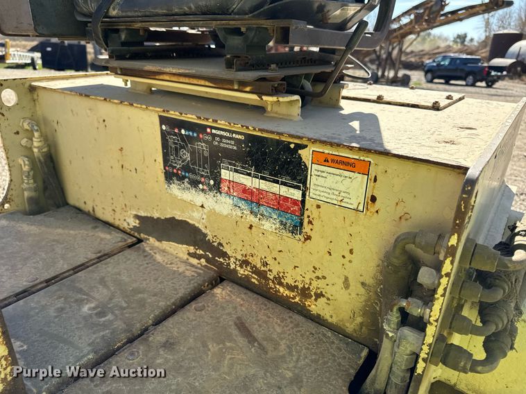 image for item DW2307 1995 Ingersoll Rand DD24 double drum vibratory roller