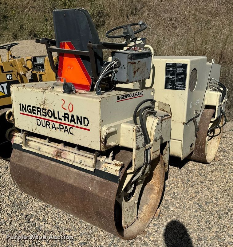 image for item DW2308 1994 Ingersoll Rand DD24 double drum vibratory roller