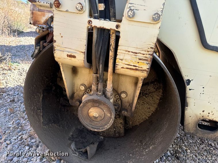 image for item DW2308 1994 Ingersoll Rand DD24 double drum vibratory roller