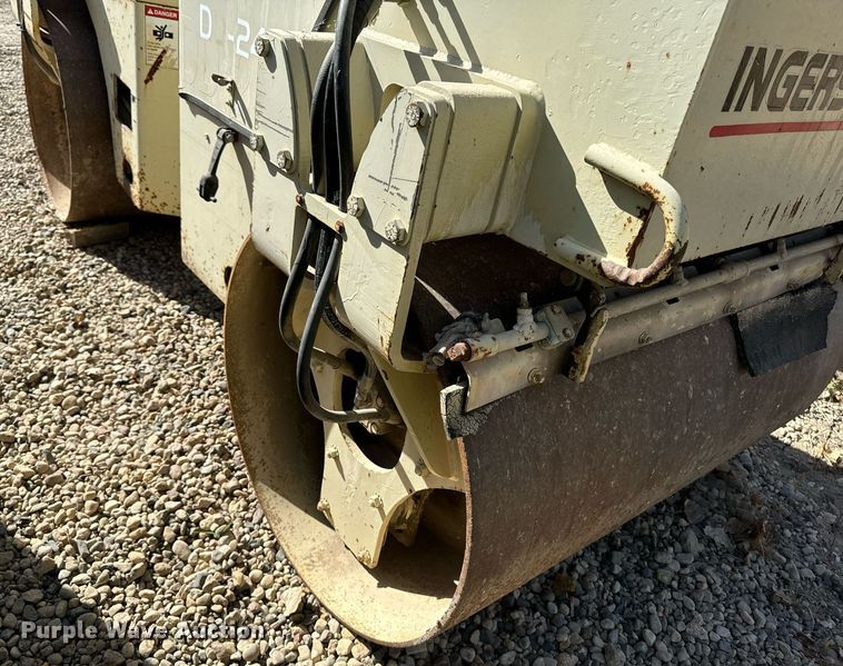 image for item DW2308 1994 Ingersoll Rand DD24 double drum vibratory roller