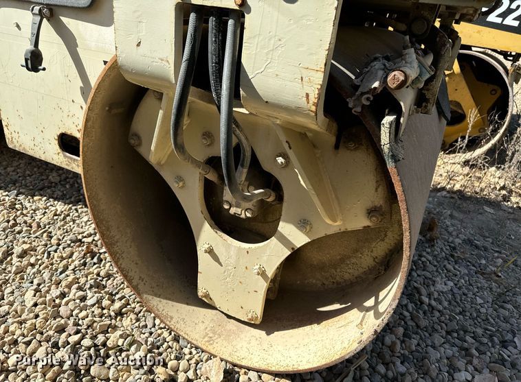 image for item DW2308 1994 Ingersoll Rand DD24 double drum vibratory roller