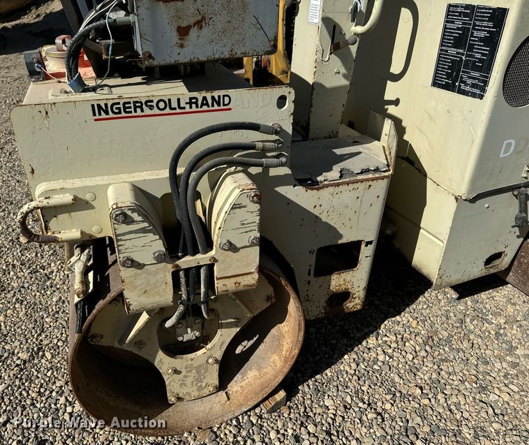 image for item DW2308 1994 Ingersoll Rand DD24 double drum vibratory roller
