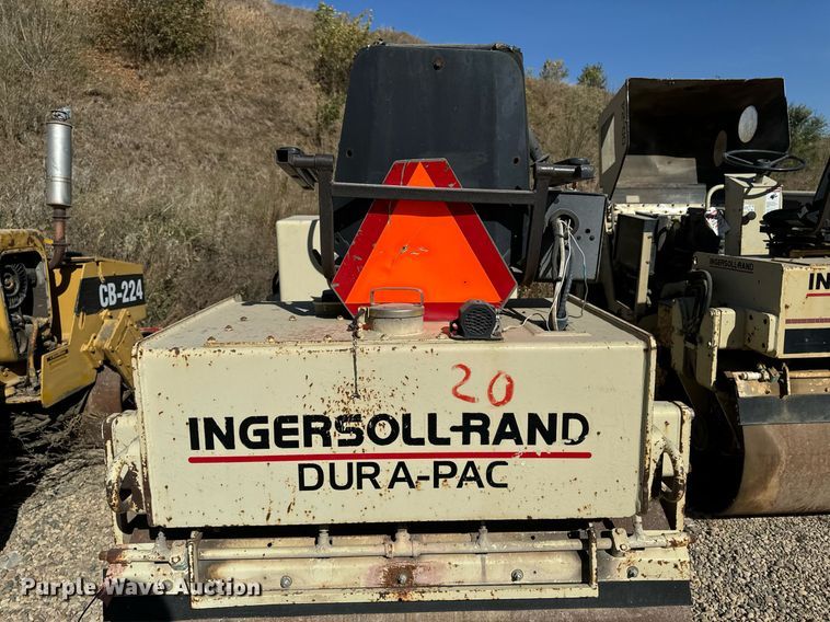 image for item DW2308 1994 Ingersoll Rand DD24 double drum vibratory roller